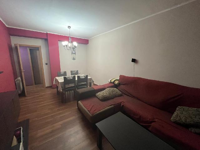 Imagen 2 Inmueble 300405 - Piso en venta en Monzón / Calle blas sorribas, cerca centro de la población