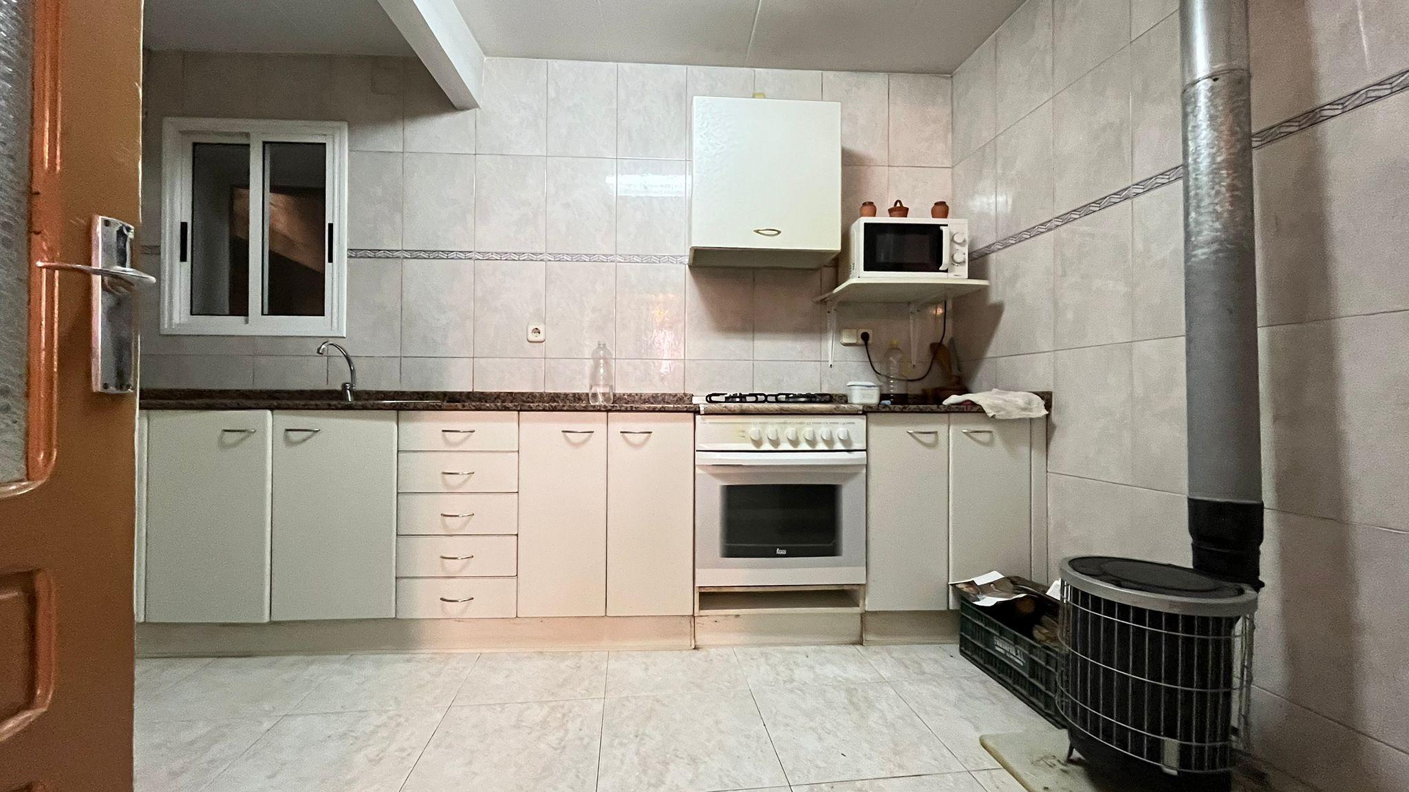 Imagen 3 Casa en venta en Ontiñena / Calle Mayor, centro de la población