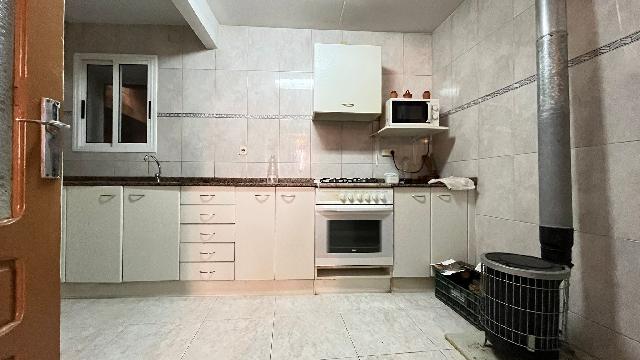 Imagen 3 Inmueble 301114 - Casa en venta en Ontiñena / Calle Mayor, centro de la población