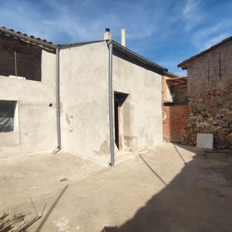 Imagen 11 Casa en venta en Albelda / Centro de la población.