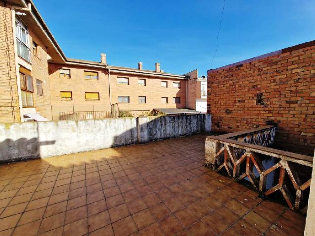 Imagen 3 Inmueble 300098 - Casa en venta en Binéfar / Próximo al centro.