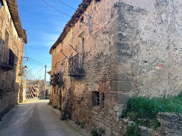 Imagen 2 Inmueble 154974 - Casa Adosada en venta en Barbastro / Centro de Burceat