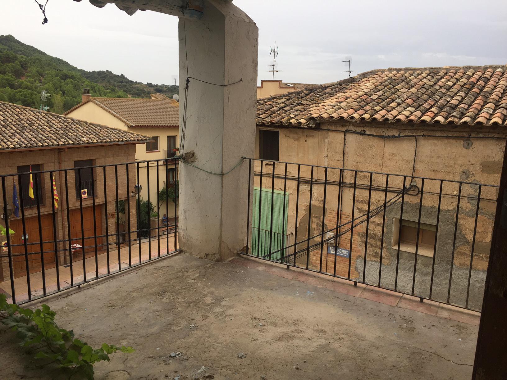 Imagen 1 Casa Adosada en venta en Santa María De Dulcis / Junto al ayuntamiento en Huerta de Vero
