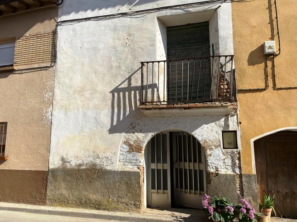 Imagen 2 Casa en venta en Barbuñales / Situado en el pueblo de  Barbuñales 