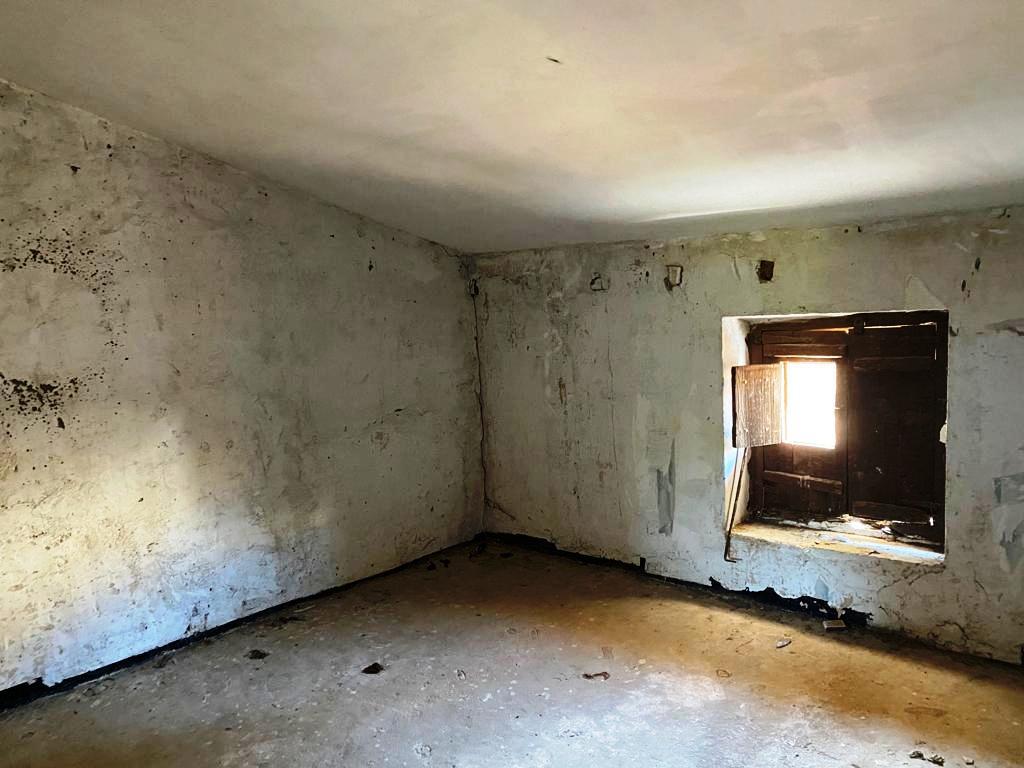 Imagen 12 Casa en venta en Barbuñales / Situado en el pueblo de  Barbuñales 