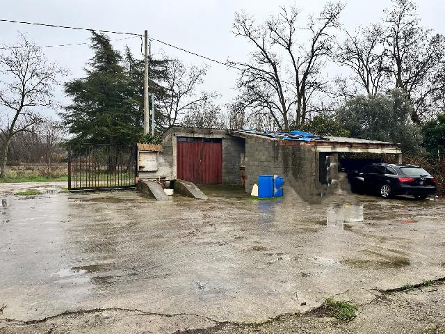 Imagen 2 Inmueble 299434 - Casa Rústica en venta en Grado (El) / Zona de Enate, junto al restaurante el Chopo