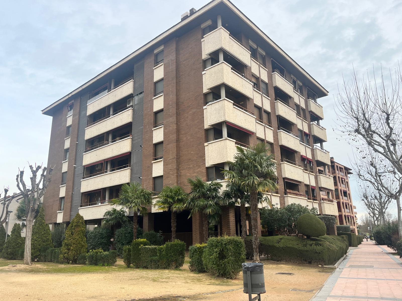 Imagen 1 Piso en venta en Barbastro / Avenida del Cinca