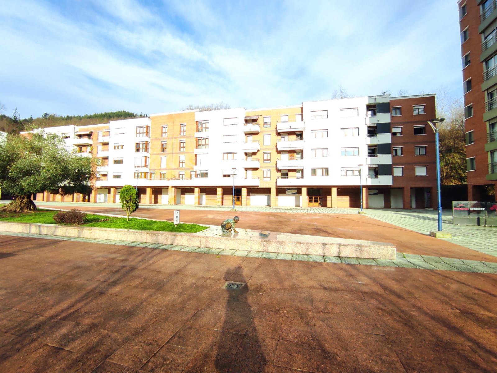 Imagen 4 Piso en venta en Ermua / Zona San Pelayo