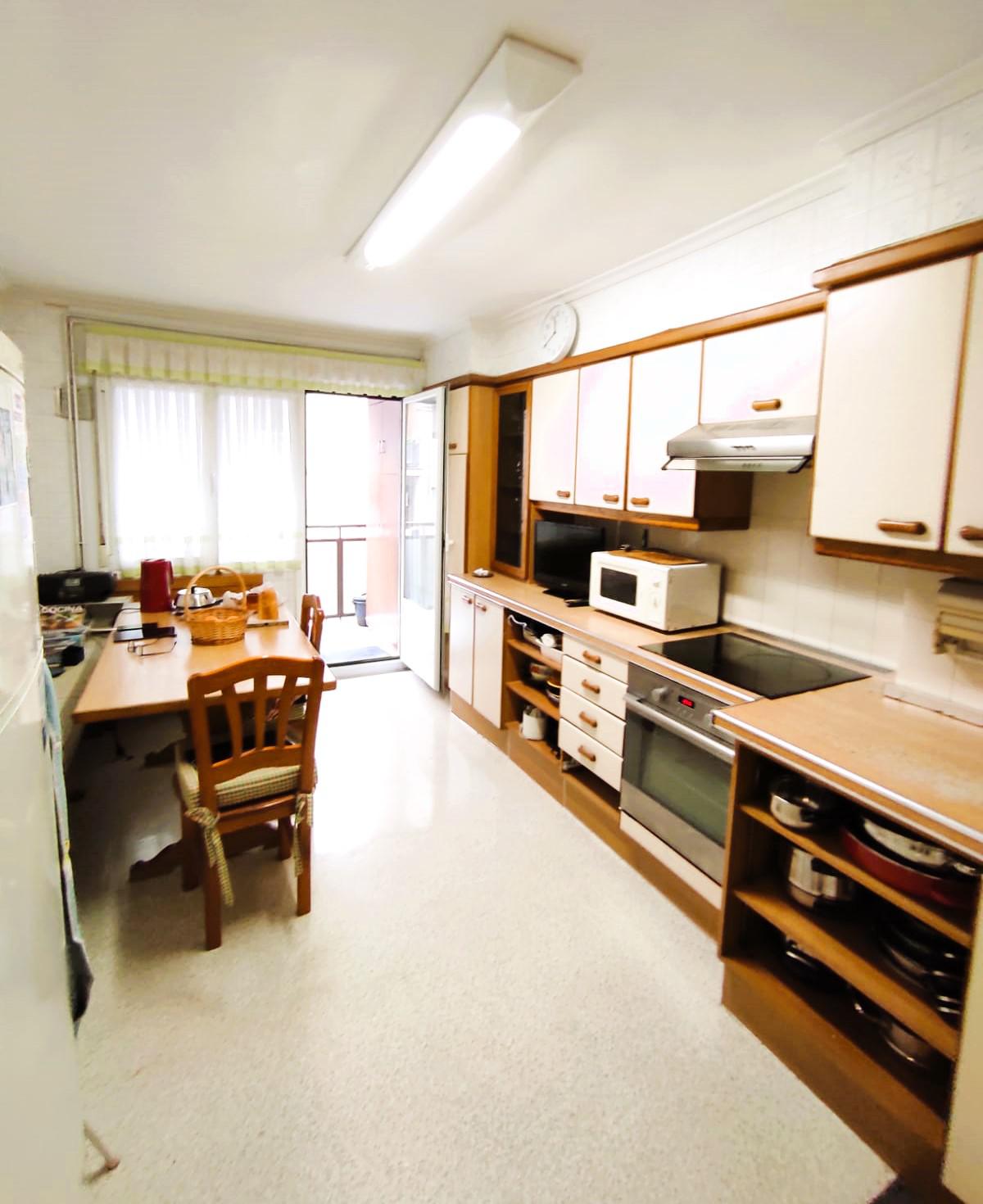 Imagen 2 Piso en venta en Ermua / Zona     Centro