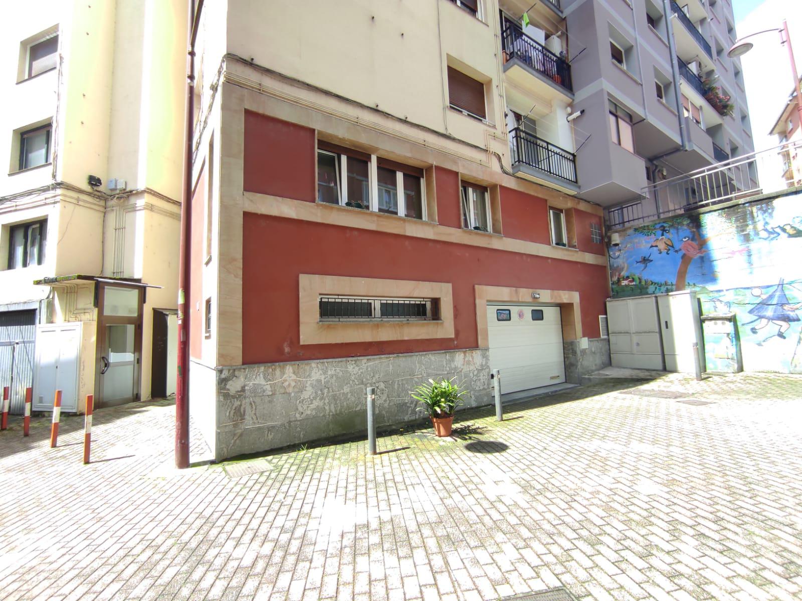 Imagen 45 Piso en venta en Ermua / Zona san antonio, llana y accesible cerca del centro.