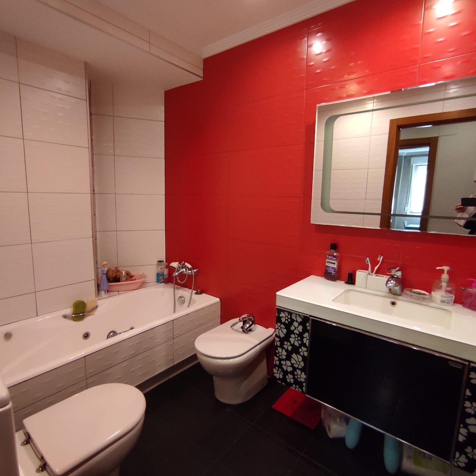 Imagen 41 Piso en venta en Ermua / Zona san antonio, llana y accesible cerca del centro.