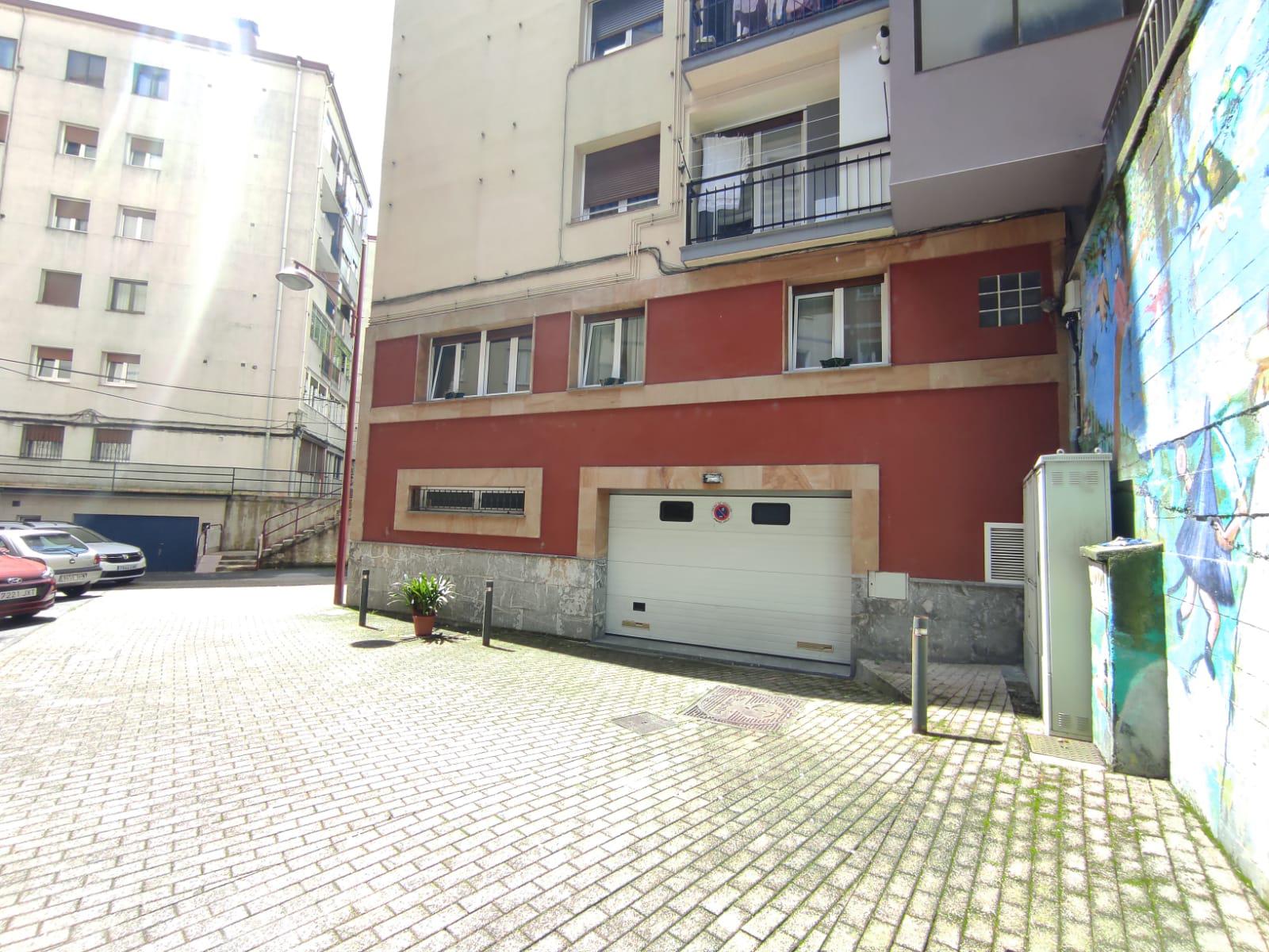 Imagen 44 Piso en venta en Ermua / Zona san antonio, llana y accesible cerca del centro.