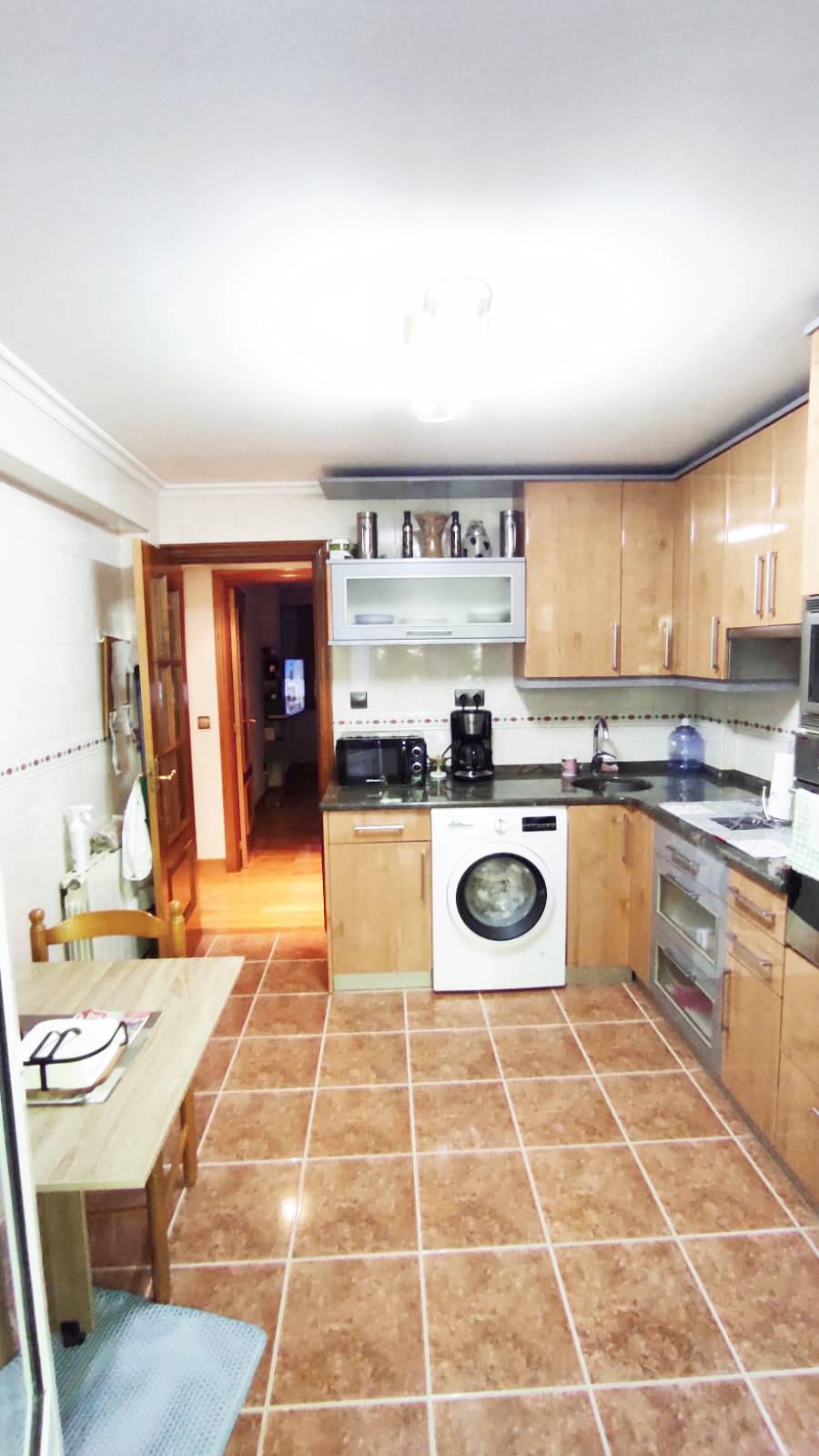 Imagen 11 Piso en venta en Ermua / Centro de Ermua, zona llana y accesible