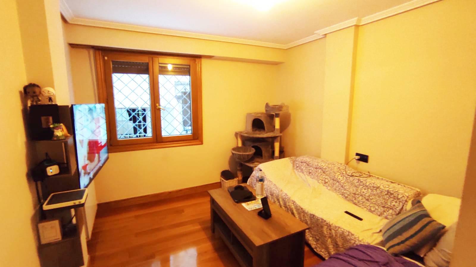 Imagen 5 Piso en venta en Ermua / Centro de Ermua, zona llana y accesible