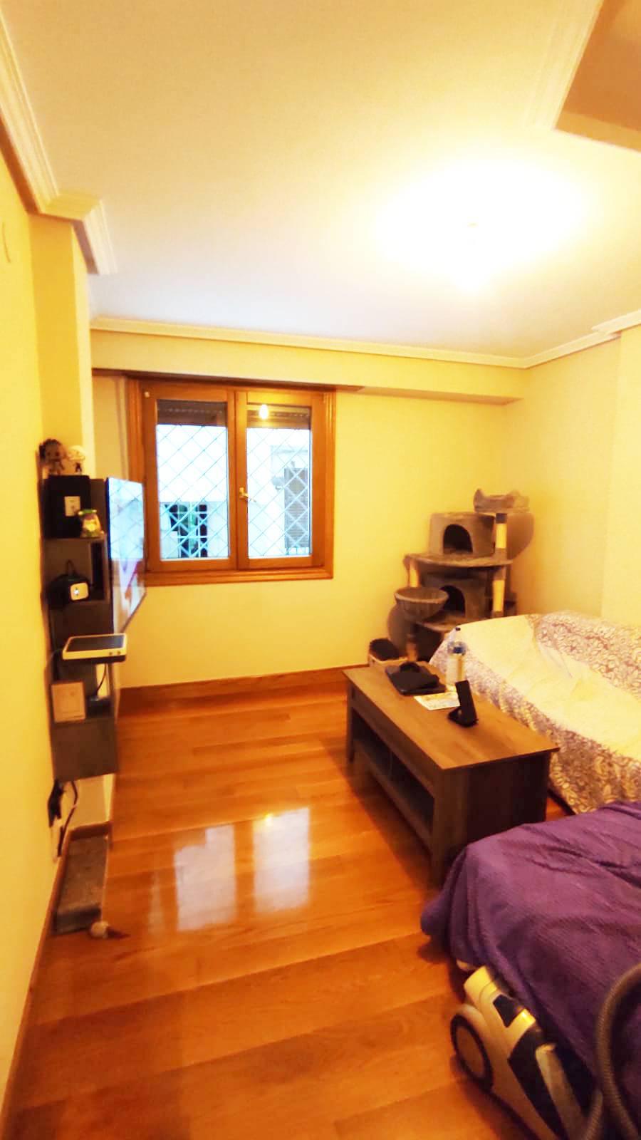 Imagen 4 Piso en venta en Ermua / Centro de Ermua, zona llana y accesible