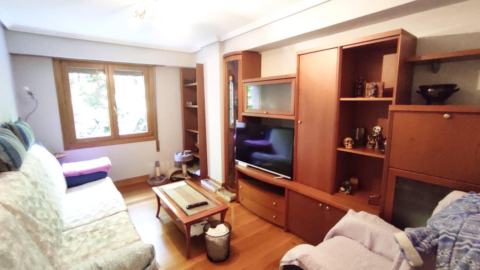 Imagen 2 Piso en venta en Ermua / Centro de Ermua, zona llana y accesible