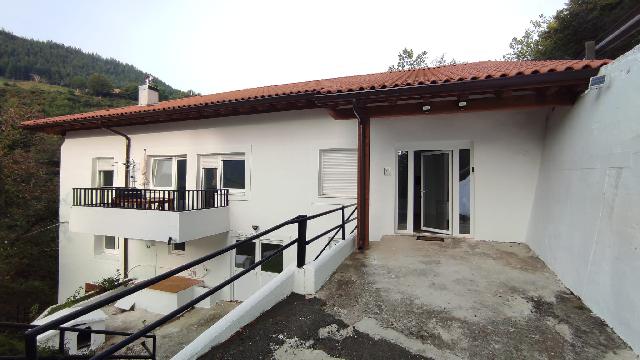 Imagen 1 Inmueble 297192 - Casa Rústica en venta en Elgoibar / Elgoibar, zona accesible, entorno para turismo rural.