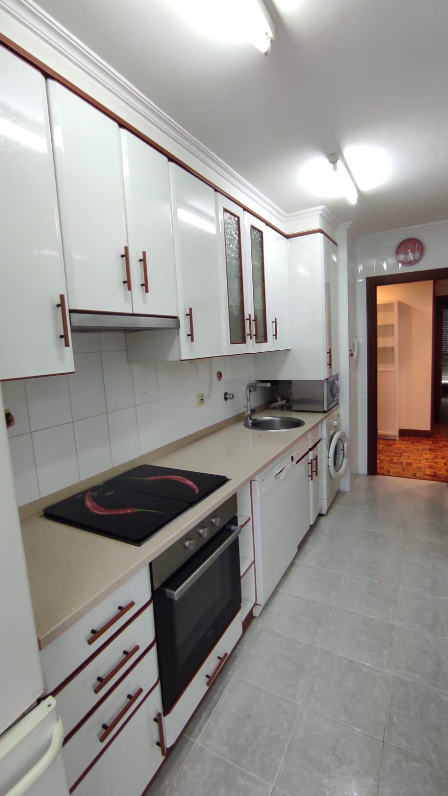 Imagen 2 Piso en venta en Ermua / Ermua, zona San Pelayo, zona céntrica y accesible.