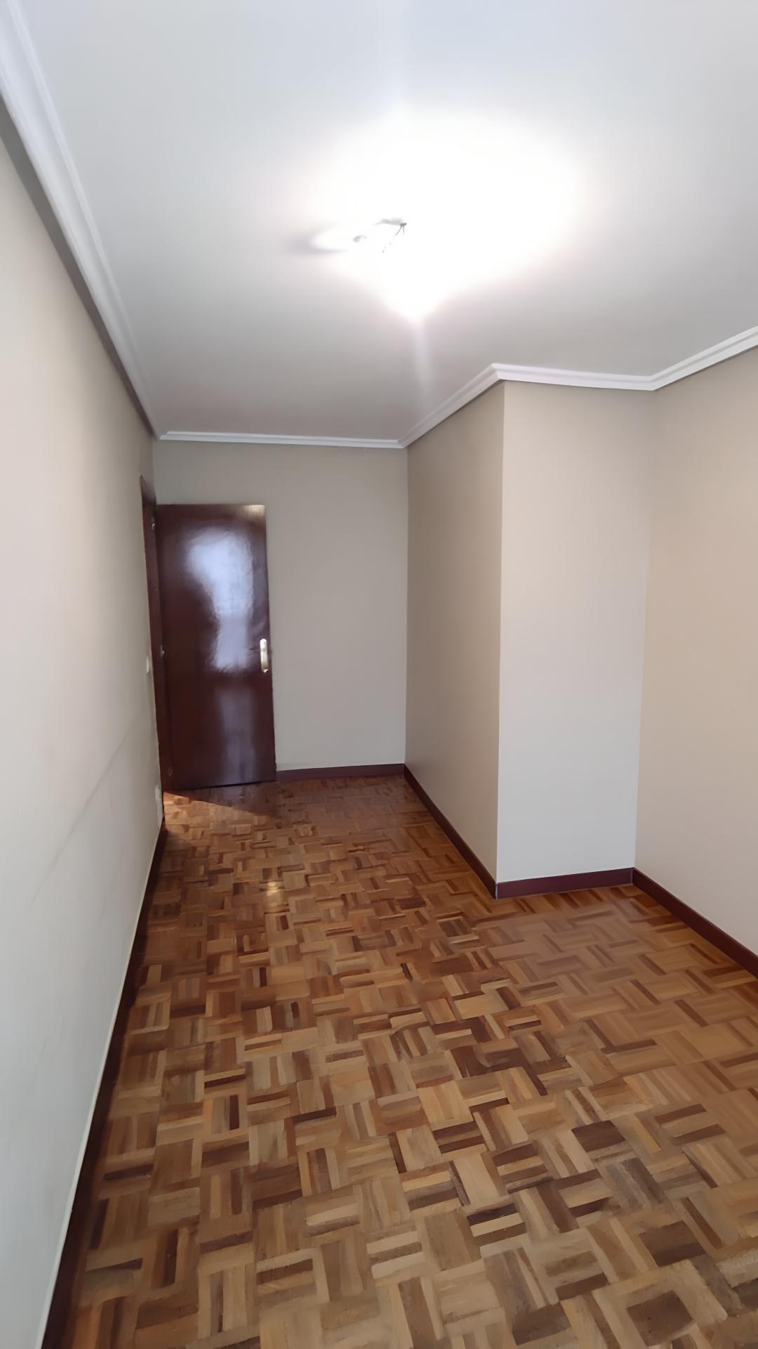 Imagen 7 Piso en venta en Ermua / Ermua, zona San Pelayo, zona céntrica y accesible.