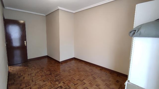 Imagen 3 Inmueble 298178 - Piso en venta en Ermua / Ermua, zona San Pelayo, zona céntrica y accesible.