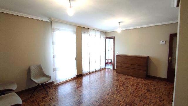 Imagen 1 Inmueble 298178 - Piso en venta en Ermua / Ermua, zona San Pelayo, zona céntrica y accesible.