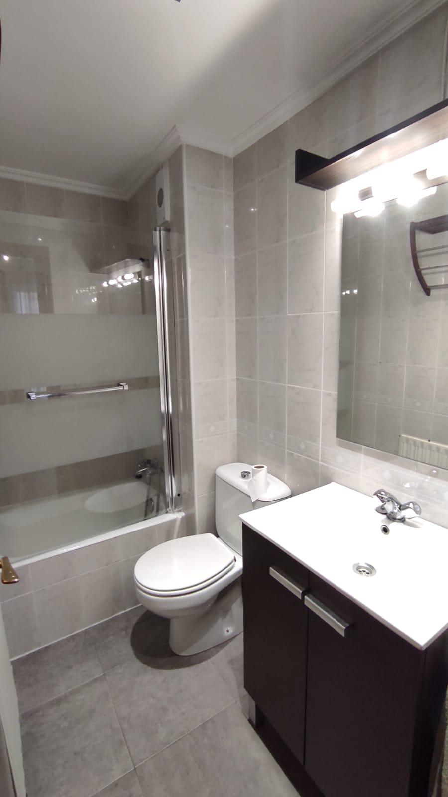 Imagen 23 Piso en venta en Ermua / Ermua, zona San Pelayo, zona céntrica y accesible.