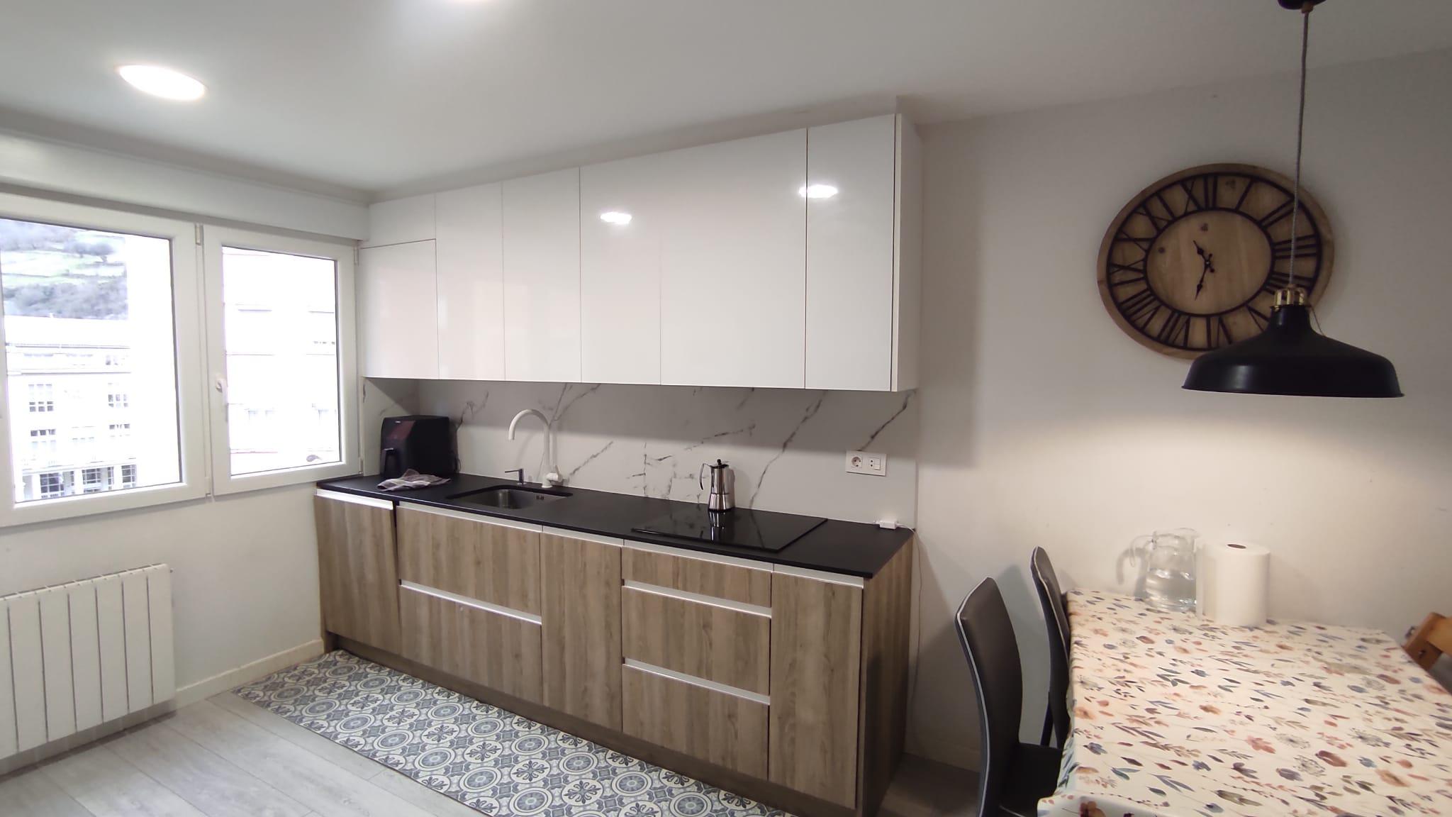 Imagen 10 Piso en venta en Eibar / Zona Ipurua, muy cerca del centro.