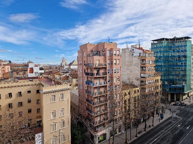 Imagen 1 Inmueble 300375 - Piso en venta en Lleida / Piso de alto standing en Avenida Cataluña
