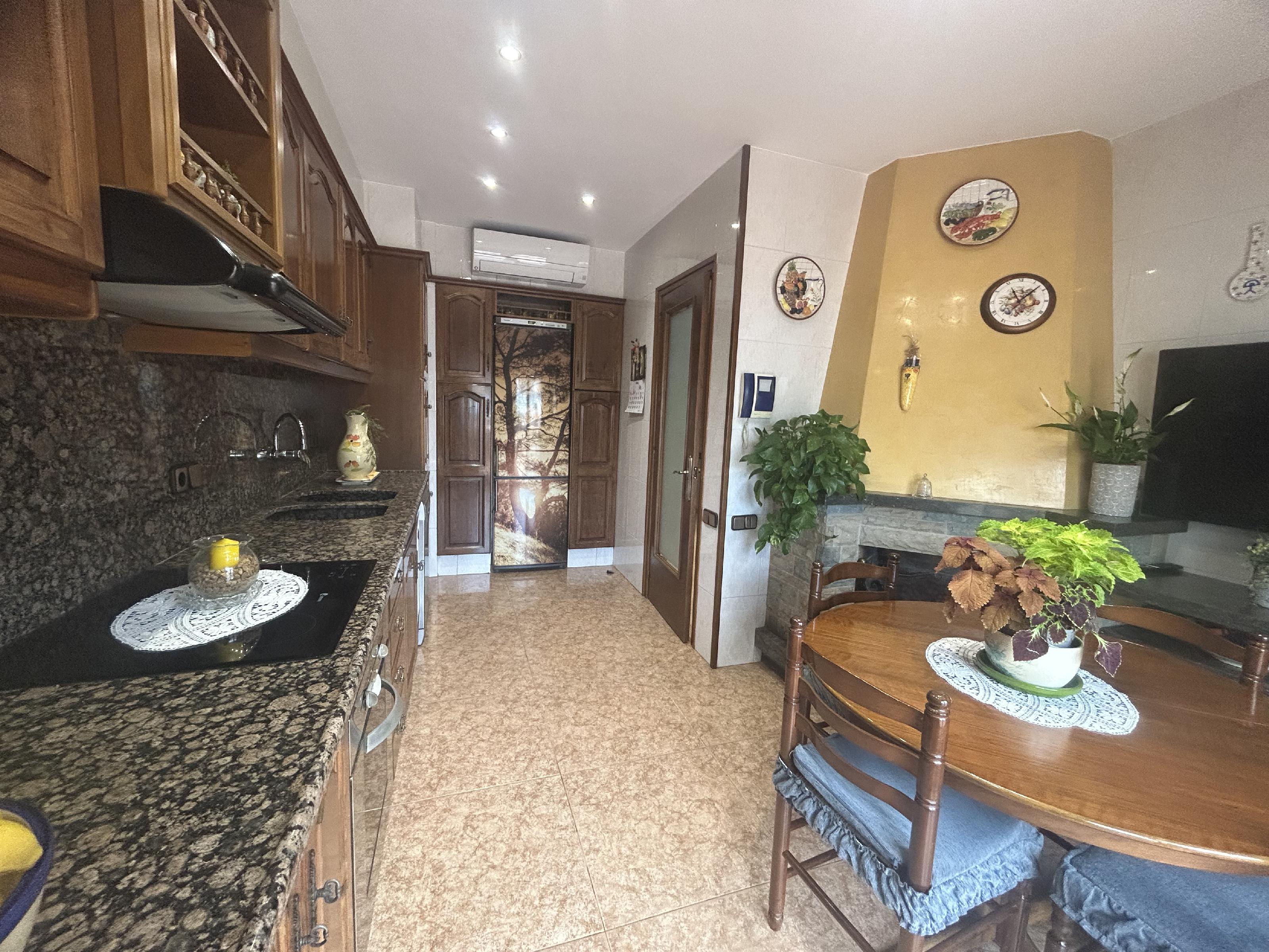 Imagen 9 Casa Adosada en venta en Manresa / Manresa- Zona Sagrada Familia