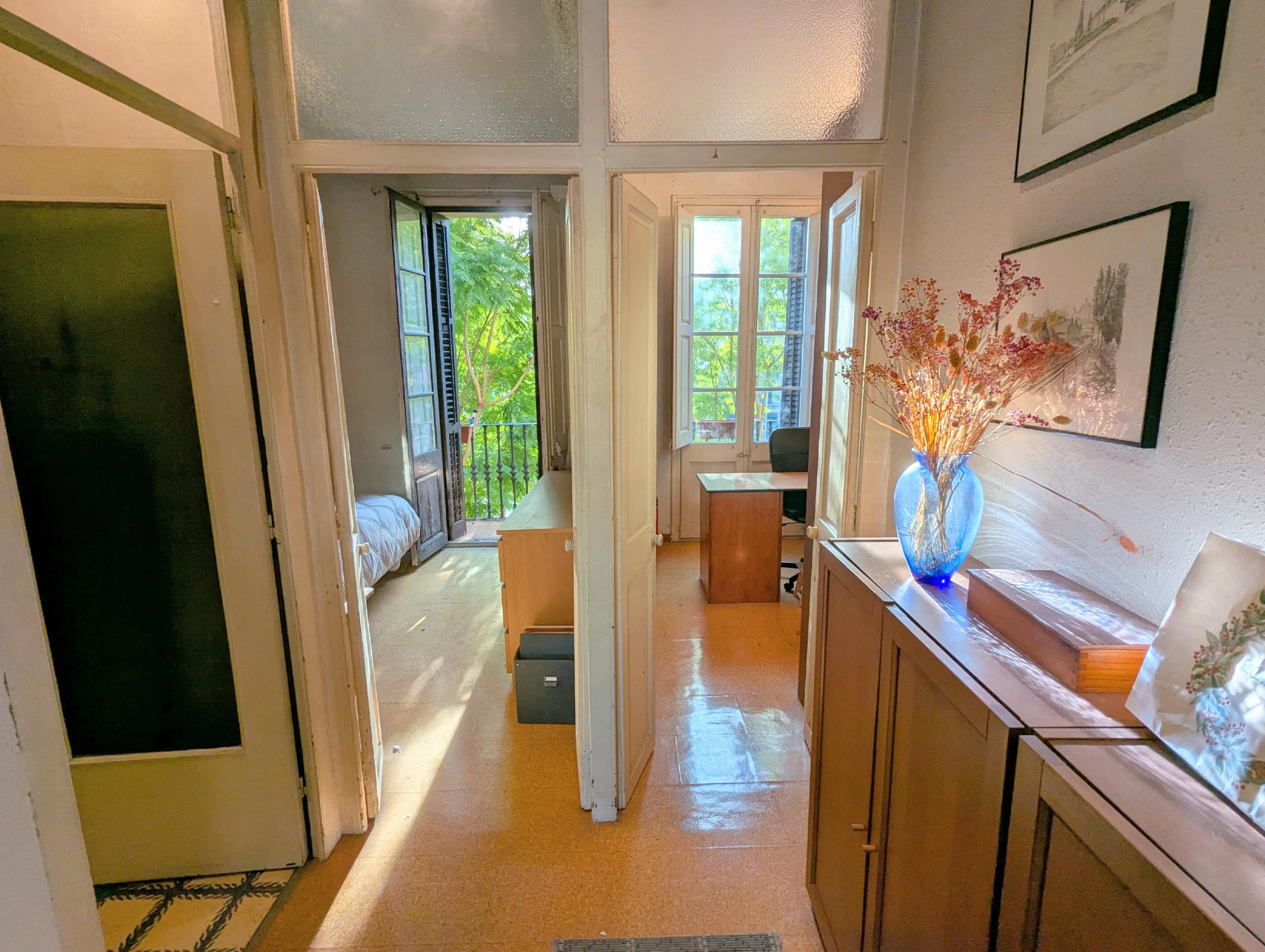 Imagen 1 Piso en venta en Barcelona / Ramon y Cajal con Plaça Joanic