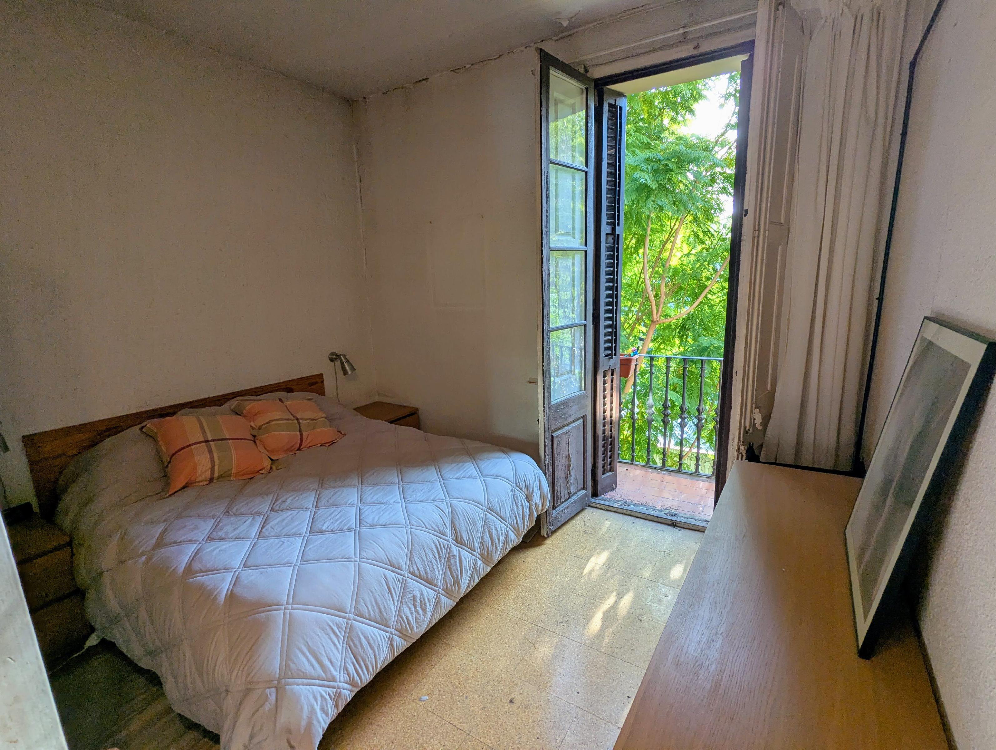 Imagen 6 Piso en venta en Barcelona / Ramon y Cajal con Plaça Joanic
