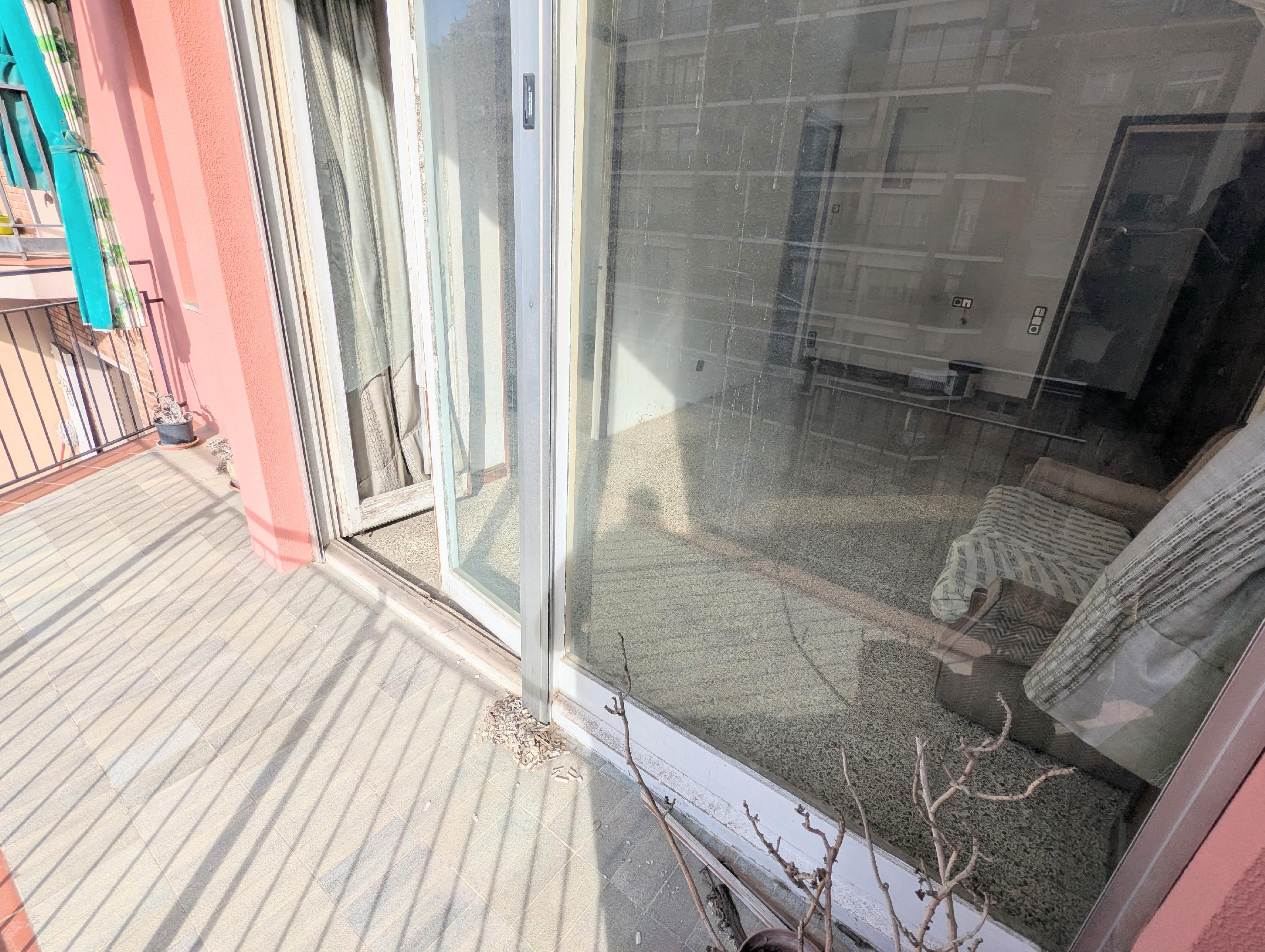 Imagen 2 Piso en venta en Barcelona / Pi i Margall - Encarnació