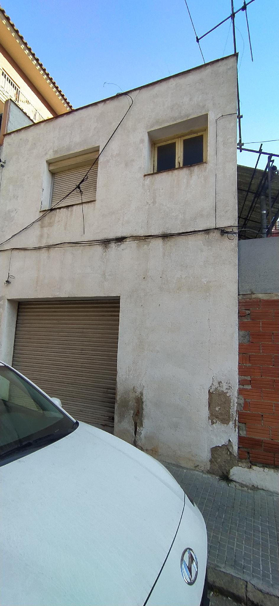 Imagen 5 Casa Adosada en venta en Rubí / Cerca del Mercadona de la Serreta, a 10 min.centro