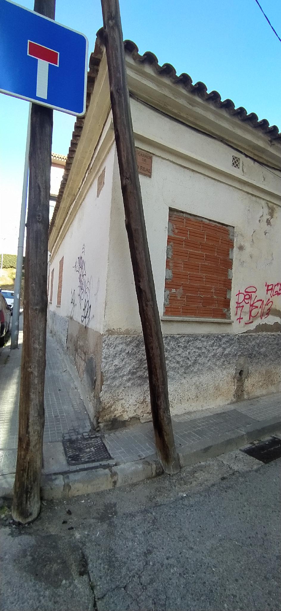 Imagen 3 Casa Adosada en venta en Rubí / Cerca del Mercadona de la Serreta, a 10 min.centro