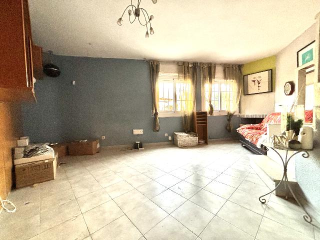 Imagen 5 Inmueble 278059 - Casa Pareada en venta en Rubí / Muy cerca del Mercadona, Avda. Estatut.