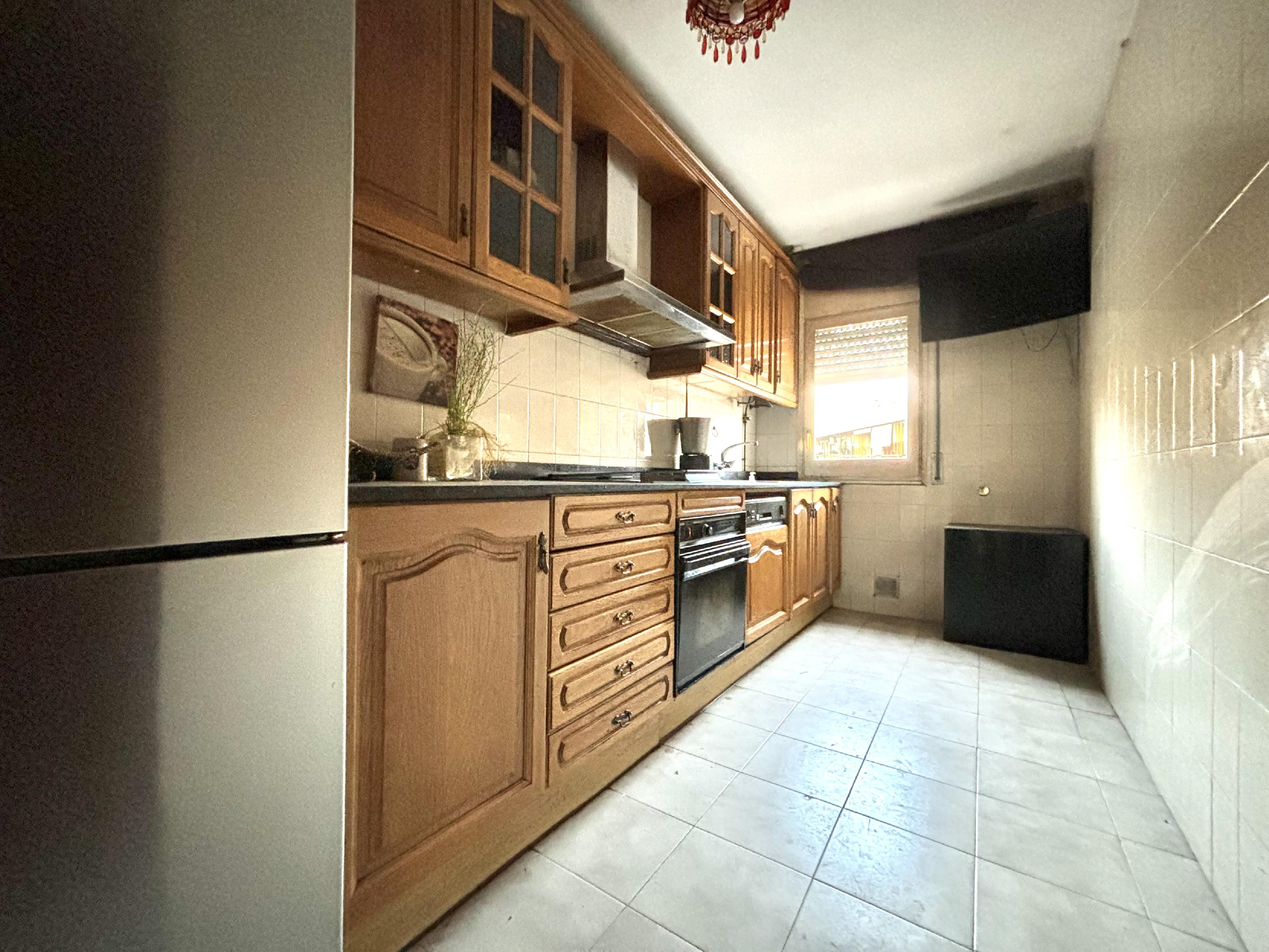 Imagen 6 Casa Pareada en venta en Rubí / Muy cerca del Mercadona, Avda. Estatut.