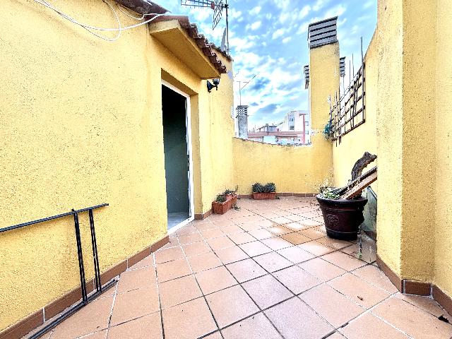 Imagen 1 Inmueble 278059 - Casa Pareada en venta en Rubí / Muy cerca del Mercadona, Avda. Estatut.