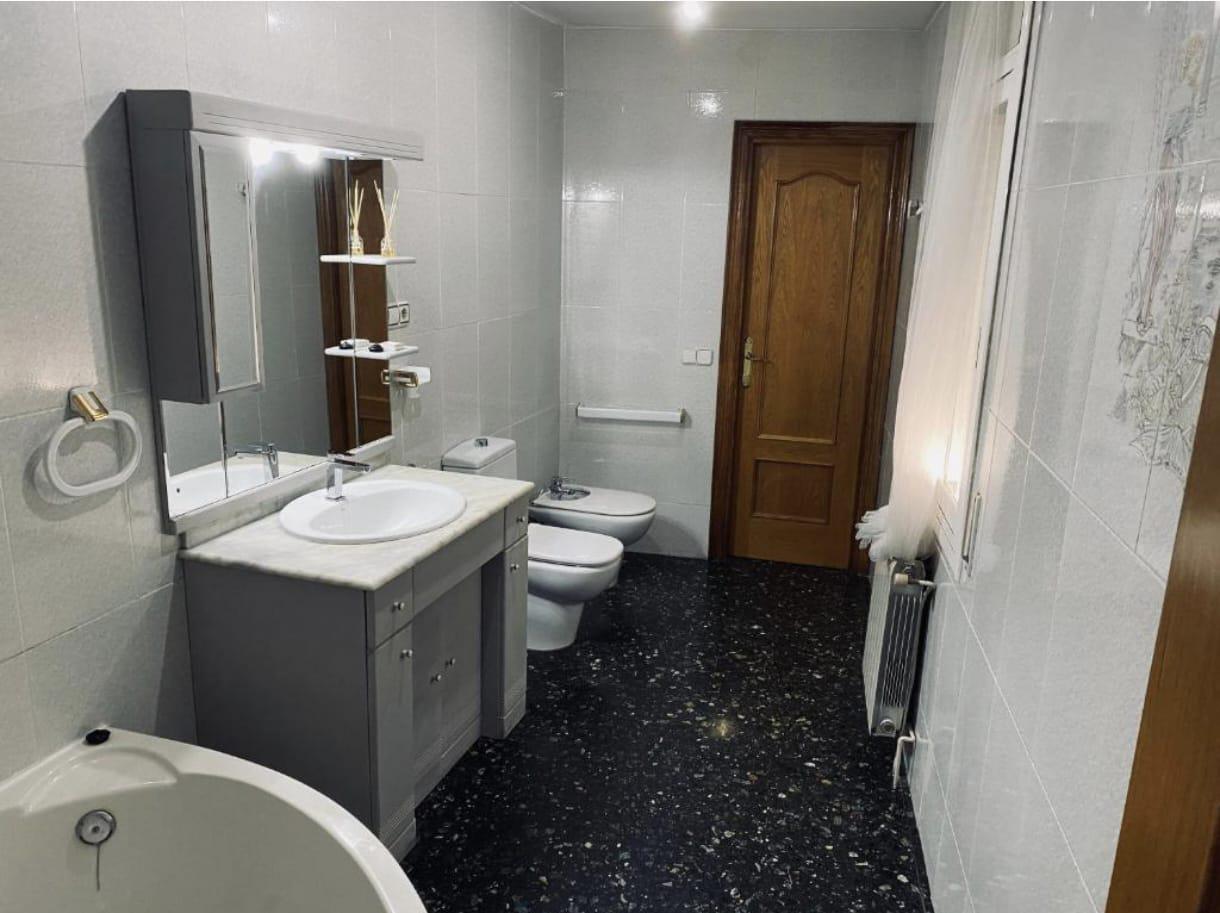 Imagen 11 Casa Adosada en venta en Rubí / Zona Norte - Cerca de la Mutua