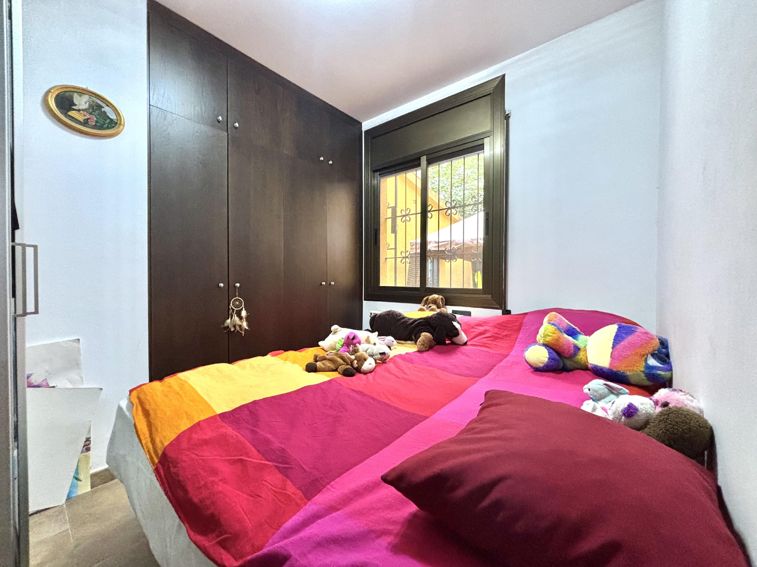 Imagen 11 Casa Aislada en venta en Rubí / Vivienda, al lado de Urbanización Els Avets.