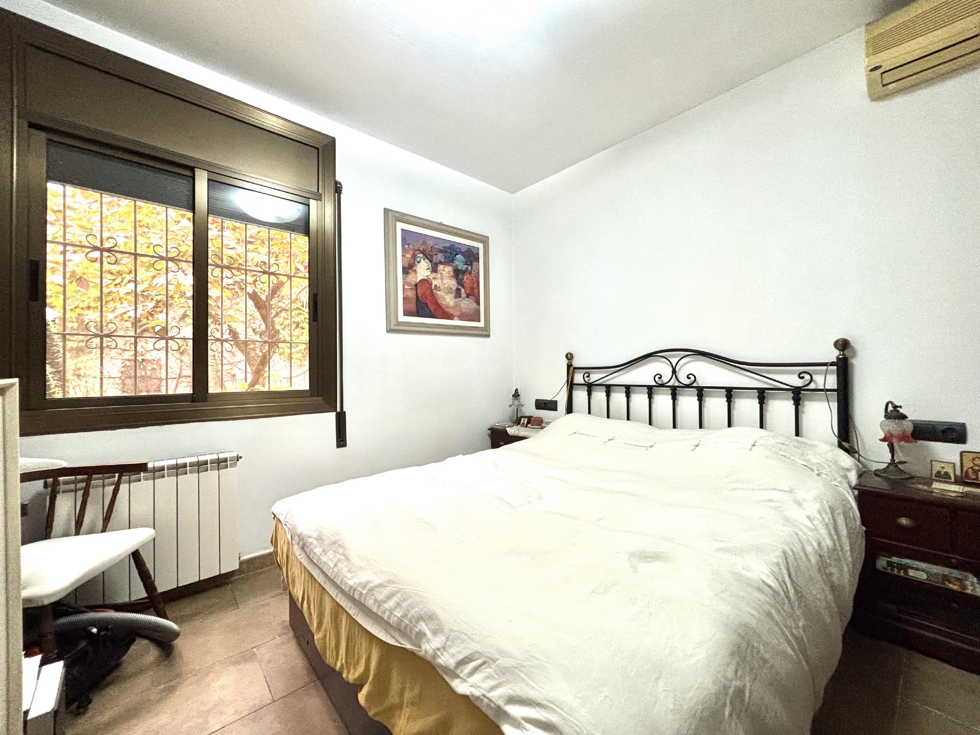 Imagen 12 Casa Aislada en venta en Rubí / Vivienda, al lado de Urbanización Els Avets.