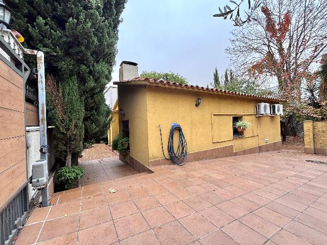 Imagen 16 Inmueble 298376 - Casa Aislada en venta en Rubí / Vivienda, al lado de Urbanización Els Avets.