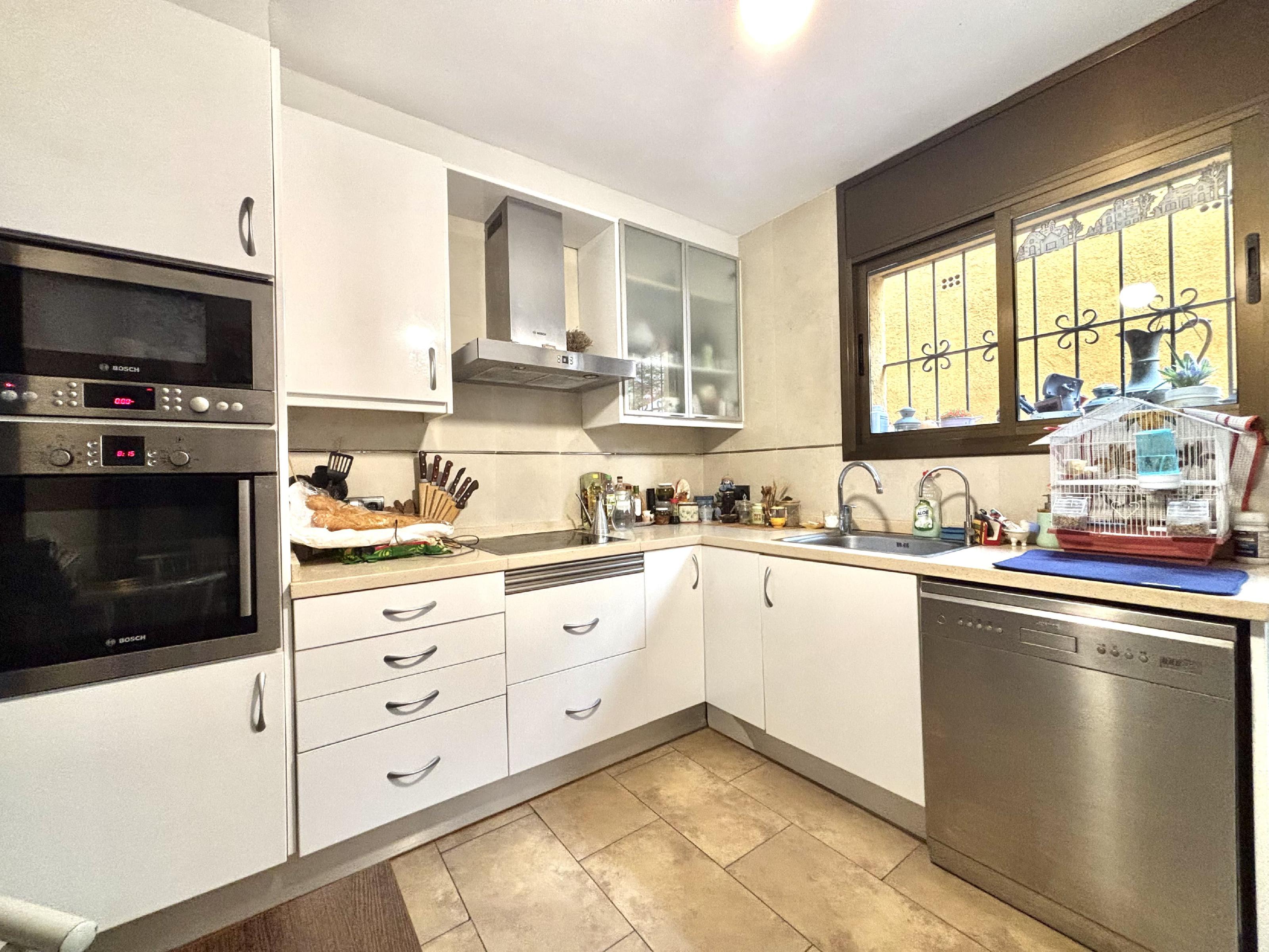 Imagen 17 Casa Aislada en venta en Rubí / Vivienda, al lado de Urbanización Els Avets.