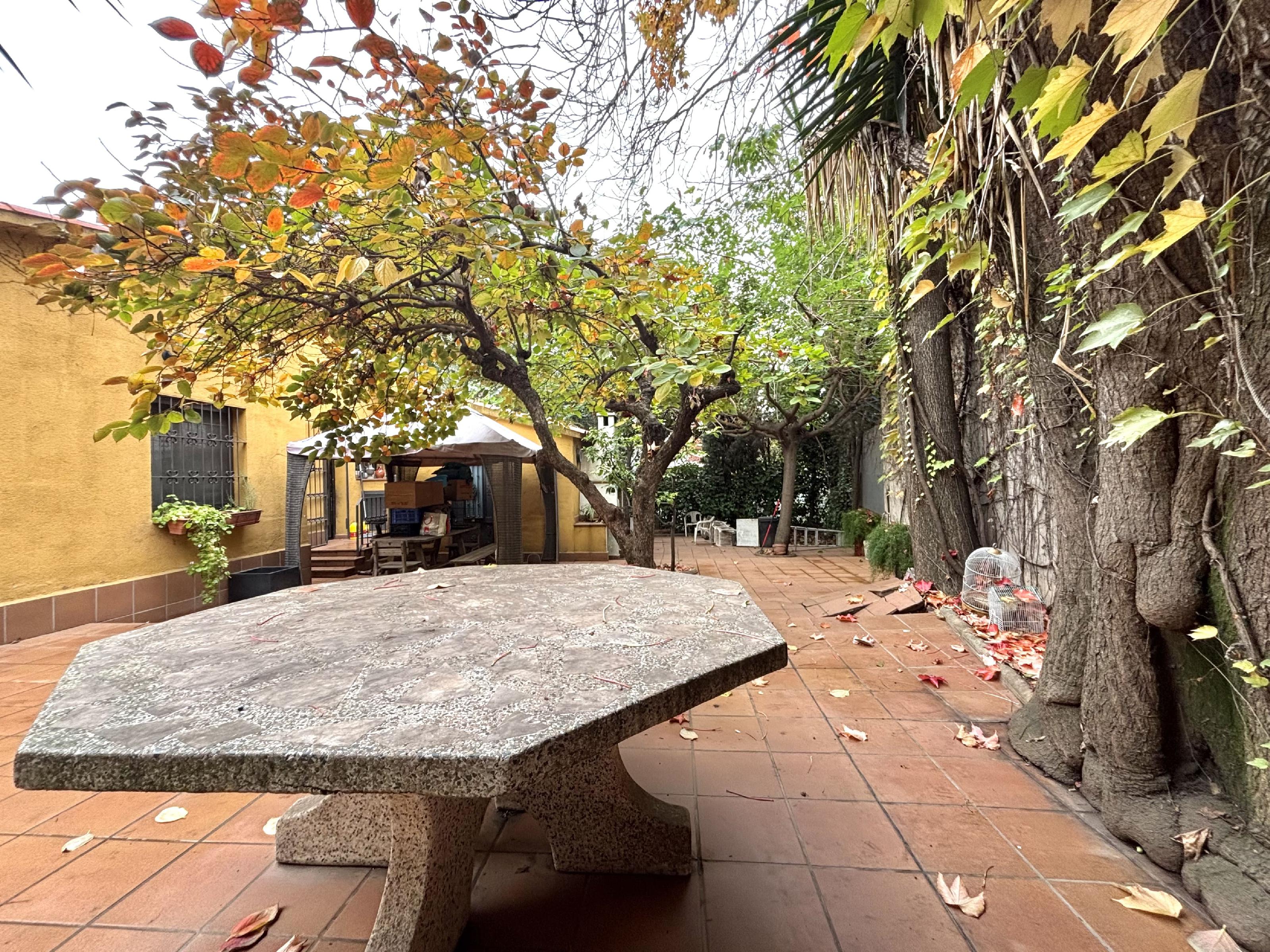 Imagen 9 Casa Aislada en venta en Rubí / Vivienda, al lado de Urbanización Els Avets.