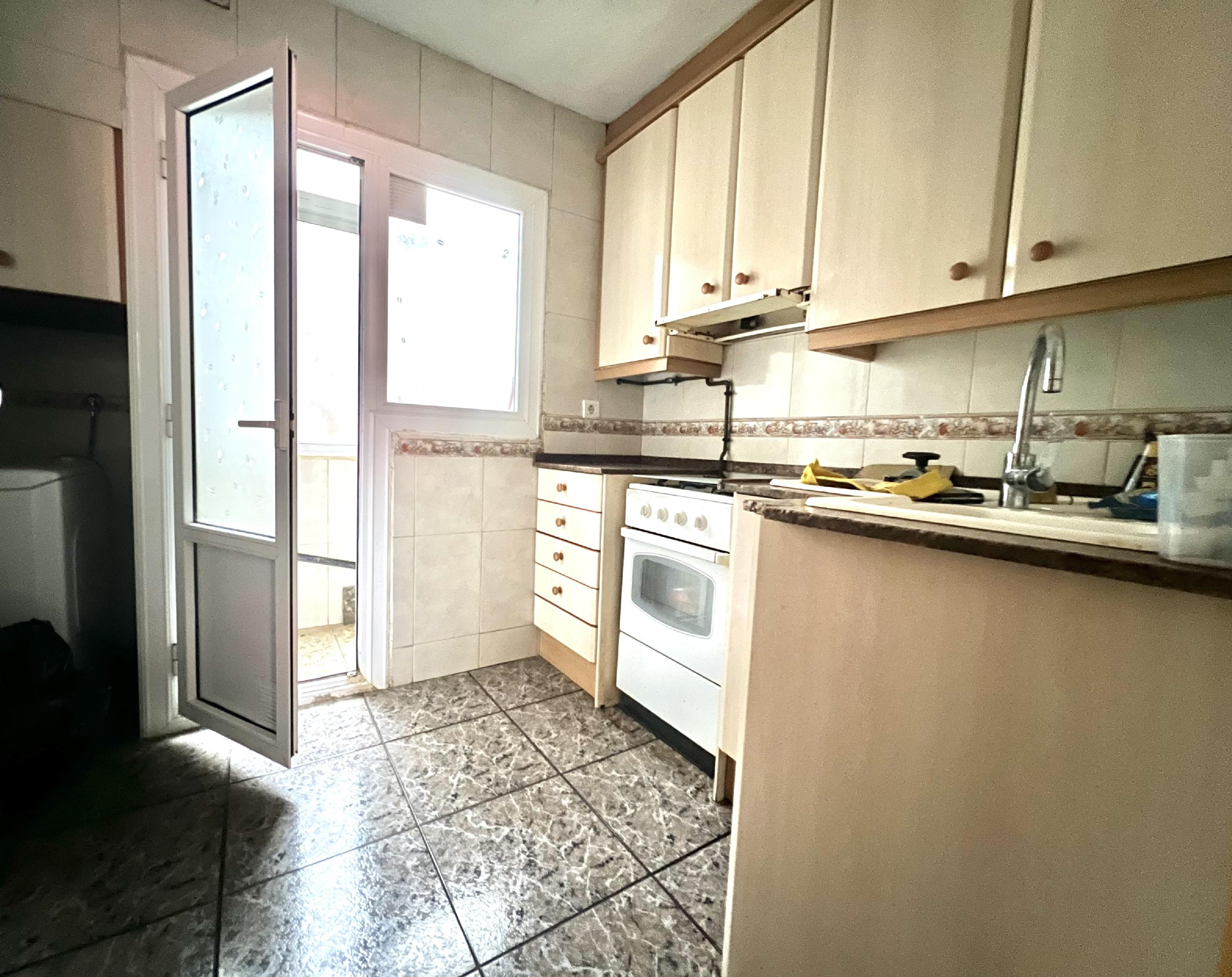 Imagen 2 Piso en venta en Rubí / Plaza dels Nens - Muy cerca de la Estació