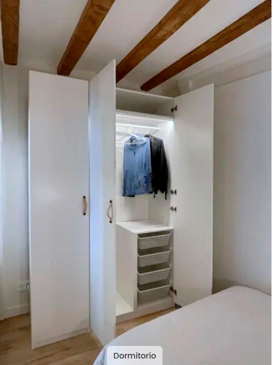 Imagen 7 Piso en venta en Barcelona / Junto calle del Portal Nou