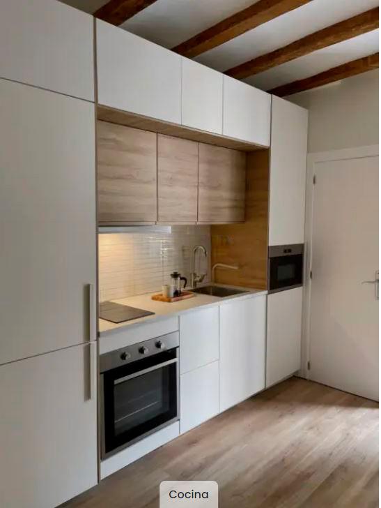 Imagen 8 Piso en venta en Barcelona / Junto calle del Portal Nou