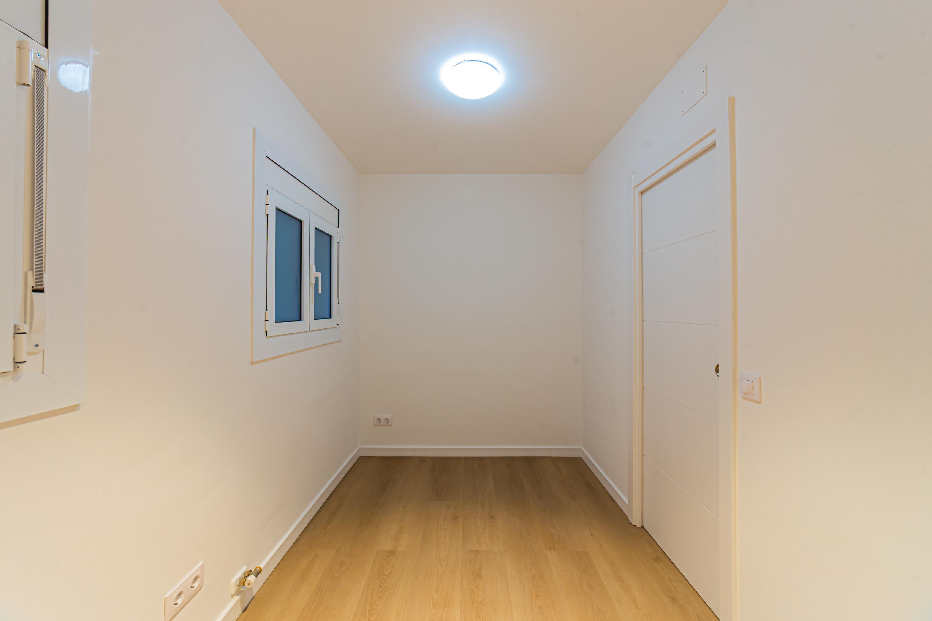 Imagen 11 Piso en venta en Barcelona / Plaça Dr. Modrego - Felip ll