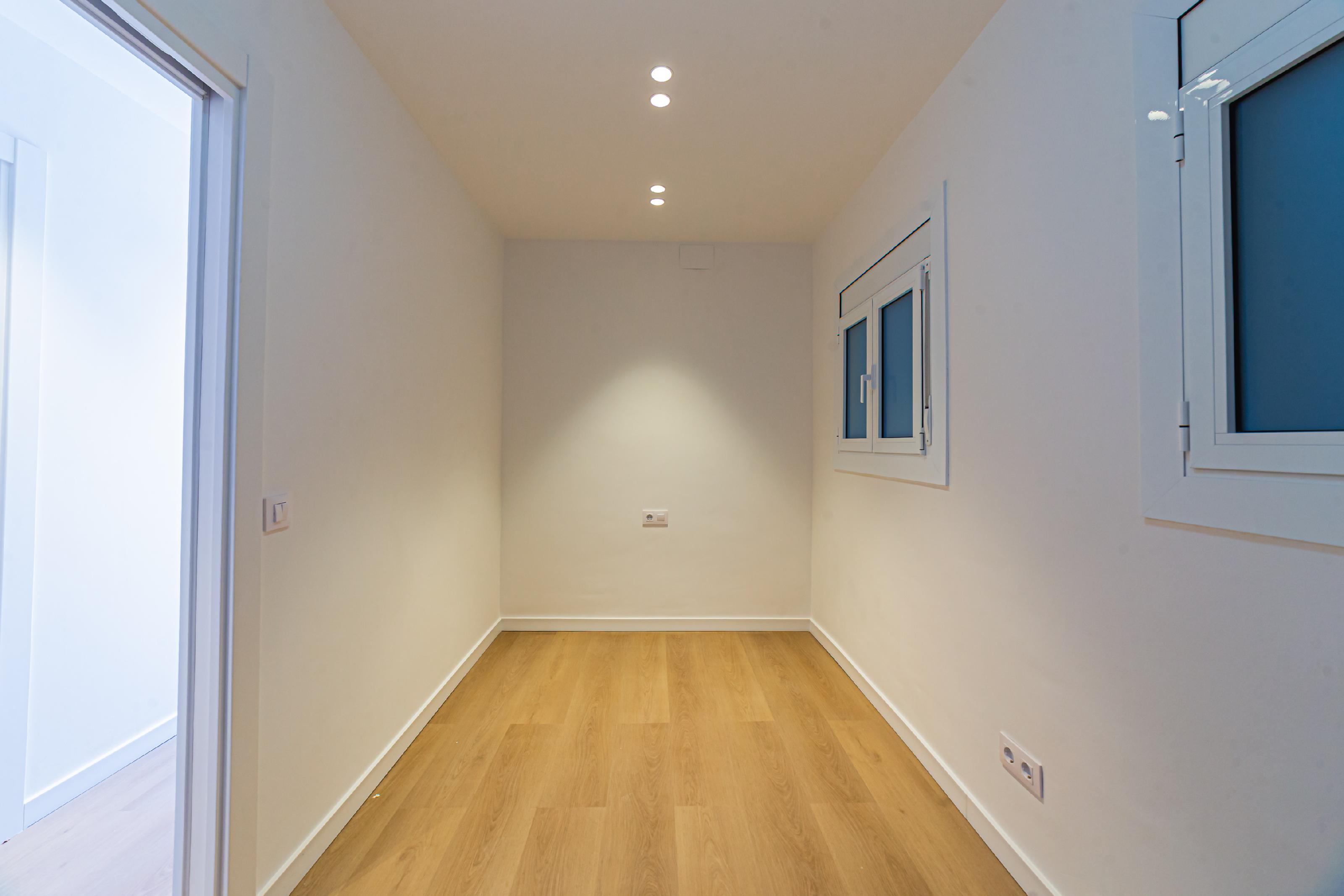 Imagen 19 Piso en venta en Barcelona / Plaça Dr. Modrego - Felip ll