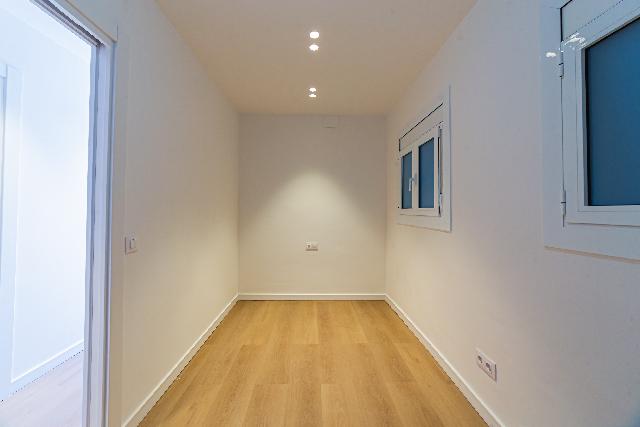 Imagen 19 Inmueble 296748 - Piso en venta en Barcelona / Plaça Dr. Modrego - Felip ll