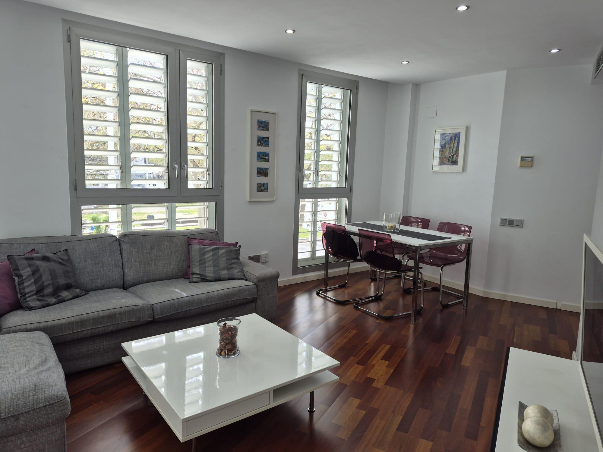 Imagen 2 Piso en venta en Barcelona / Dr. Aiguader - Pg Joan de Borbó